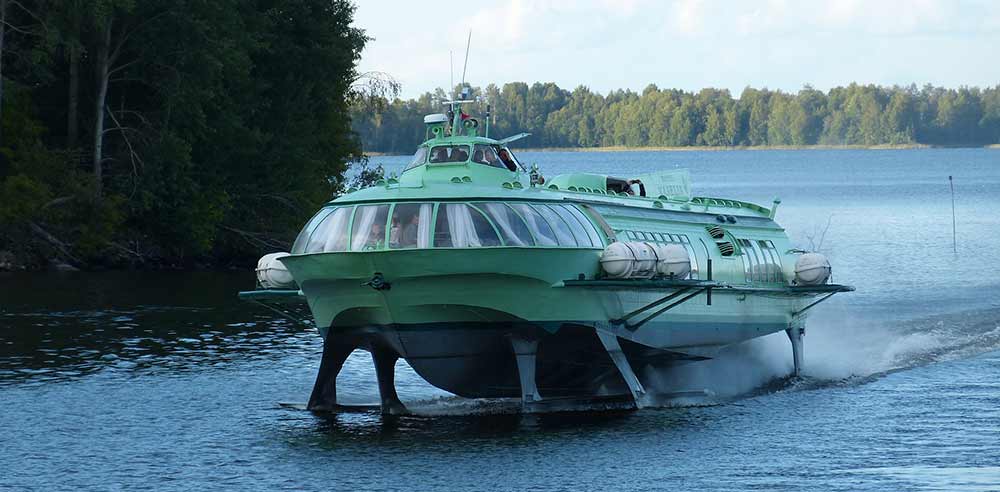 Motorized Boats with Hydrofoils