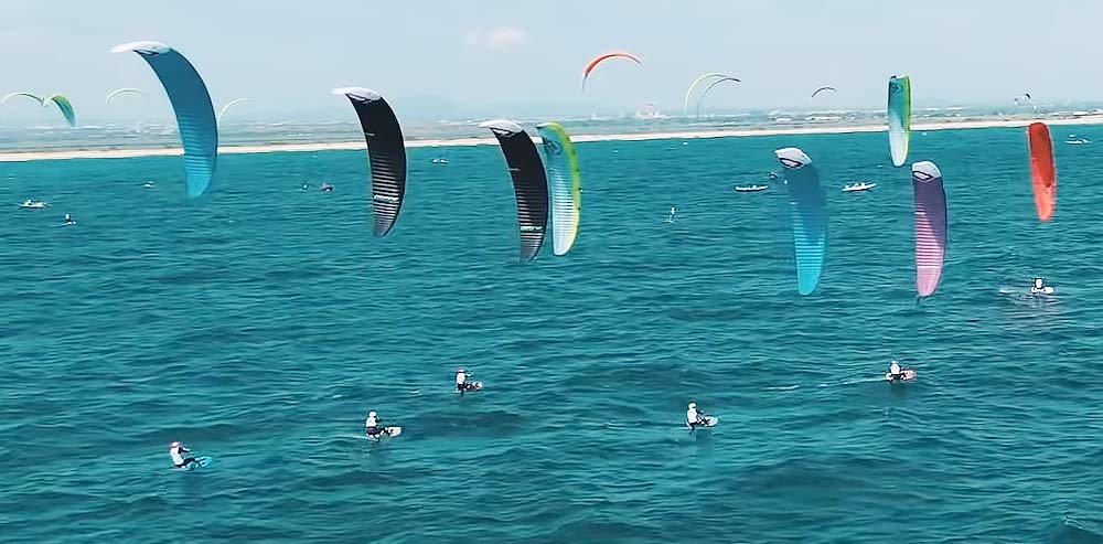 hydrofoil kitesurf is popular